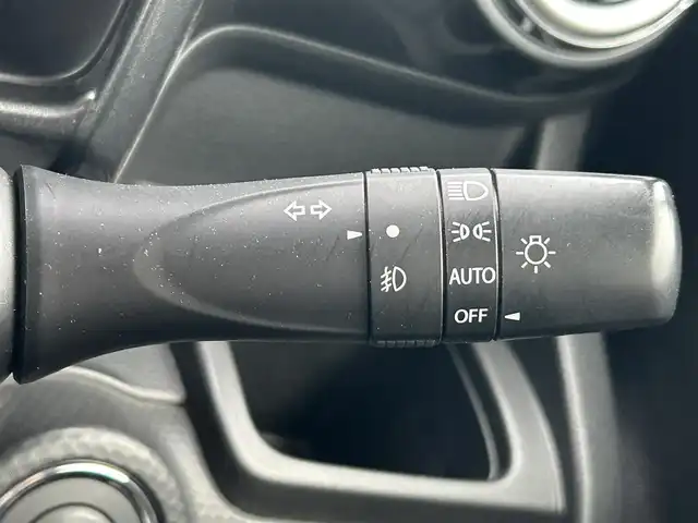 スズキ クロスビー HYBRID MZ 兵庫県 2018(平30)年 5.5万km ミネラルグレーM クルーズコントロール/clarionオーディオ/CDラジオデッキ/純正フロアマット/スマートキー/パドルシフト/デュアルセンサーブレーキシステム/アイドリングストップ/横滑り防止/革巻きステアリング/フォグランプ/ウィンカーミラー/車線逸脱警報装置/コーナーセンサー