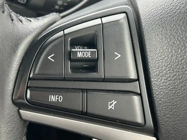 スズキ クロスビー HYBRID MZ 兵庫県 2018(平30)年 5.5万km ミネラルグレーM クルーズコントロール/clarionオーディオ/CDラジオデッキ/純正フロアマット/スマートキー/パドルシフト/デュアルセンサーブレーキシステム/アイドリングストップ/横滑り防止/革巻きステアリング/フォグランプ/ウィンカーミラー/車線逸脱警報装置/コーナーセンサー