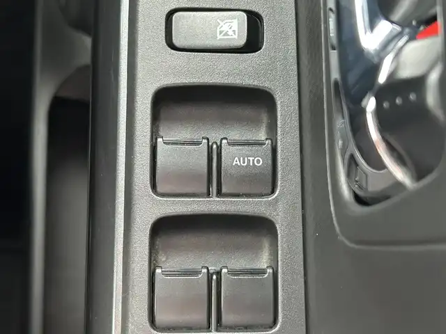 スズキ クロスビー HYBRID MZ 兵庫県 2018(平30)年 5.5万km ミネラルグレーM クルーズコントロール/clarionオーディオ/CDラジオデッキ/純正フロアマット/スマートキー/パドルシフト/デュアルセンサーブレーキシステム/アイドリングストップ/横滑り防止/革巻きステアリング/フォグランプ/ウィンカーミラー/車線逸脱警報装置/コーナーセンサー