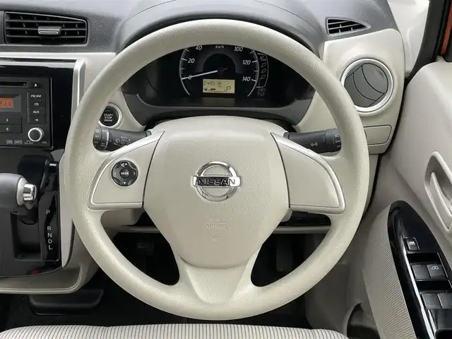 日産 デイズ X 道央・札幌 2018(平30)年 5万km プレミアムサンシャインオレンジ ４WD/純正オーディオ/AM/FM/CD/AUX/衝突被害軽減ブレーキ/横滑り防止装置/クリアランスソナー/マルチアラウンドモニター/アイドリングストップ/D席シートヒーター/ステアリングリモコン/プッシュスタート/スマートキー/ハロゲンヘッドライト/ヘッドライトレベライザー/電動格納ミラー/ウィンカーミラー/純正フロアマット/スペアキー/鉄チンホイール付冬タイヤ積込/155/65/R14/2024年/山7mm