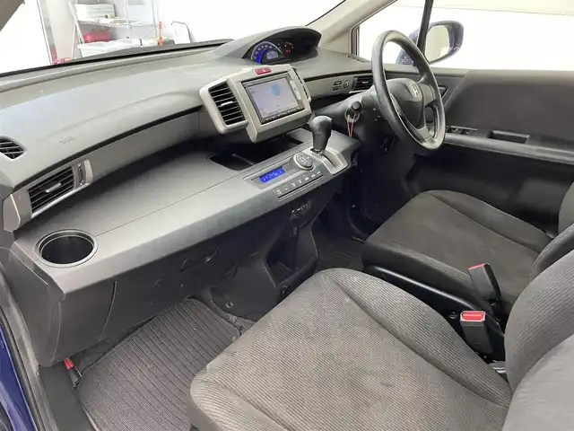 ホンダ フリード G ジャストセレクション 滋賀県 2014(平26)年 11.3万km コバルトブルーパール 純正インターナビ/　・VXM-145VSi/  ・Bluetooth/CD/DVD/バックカメラ/片側パワースライドドア/横滑り防止装置/ウィンカーミラー/スマートキー/ETC