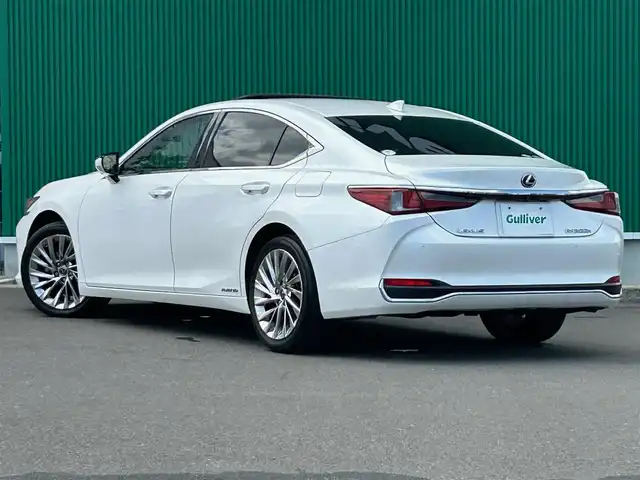 レクサス ＥＳ 300h バージョンL 宮城県 2019(平31)年 11.1万km ソニッククォーツ ムーンルーフ/セーフティシステムプラス/・プリクラッシュセーフティ/・レーントレーシングアシスト/・アダプティブハイビームシステム/・レーダークルーズコントロール/・ロードサインアシスト/・先行車発進告知機能/・ドライバー異常時対応システム/ブラインドスポットモニター/パーキングサポートブレーキ（静止物/後方接近車両/後方歩行者）/カラーヘッドアップディスプレイ/純正ナビ/・CD/DVD/・Bluetooth/・フルセグTV/パノラミックビューモニター/ビルトインETC2.0/ドライブレコーダー/AC100V/1500Wコンセント/パワートランクリッド/本革シート/ステアリングヒーター/シートヒーター/ベンチレーション/メモリー機能付パワーシート/電動リクライニングシート（後席）/電動サンシェード（リア）/手動サンシェード（リアドア）/3眼LEDヘッドライト/電動パーキングブレーキ/ブレーキホールド/スマートキー＆プッシュスタート/純正18インチAW/フロアマット/ドアバイザー
