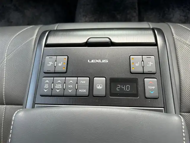 レクサス ＥＳ 300h バージョンL 宮城県 2019(平31)年 11.1万km ソニッククォーツ ムーンルーフ/セーフティシステムプラス/・プリクラッシュセーフティ/・レーントレーシングアシスト/・アダプティブハイビームシステム/・レーダークルーズコントロール/・ロードサインアシスト/・先行車発進告知機能/・ドライバー異常時対応システム/ブラインドスポットモニター/パーキングサポートブレーキ（静止物/後方接近車両/後方歩行者）/カラーヘッドアップディスプレイ/純正ナビ/・CD/DVD/・Bluetooth/・フルセグTV/パノラミックビューモニター/ビルトインETC2.0/ドライブレコーダー/AC100V/1500Wコンセント/パワートランクリッド/本革シート/ステアリングヒーター/シートヒーター/ベンチレーション/メモリー機能付パワーシート/電動リクライニングシート（後席）/電動サンシェード（リア）/手動サンシェード（リアドア）/3眼LEDヘッドライト/電動パーキングブレーキ/ブレーキホールド/スマートキー＆プッシュスタート/純正18インチAW/フロアマット/ドアバイザー
