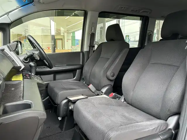 ホンダ ステップワゴン スパーダ Z 福島県 2013(平25)年 15.8万km プレミアムスパークルブラックパール 登録時走行距離：１５７５１３KM/純正HDDナビ/（BT/フルセグTV/CD/DVD/USB/ミュージックラック/SD/AM/FM）/バックカメラ/後席モニター/リヤクーラー/ビルトインETC/パワーアウトレット/パドルシフト/社外ドラレコ/電動格納ミラー/純正フロアマット/オートライト/純正ＨＩＤヘッドライト/純正１６インチAW/横滑り防止装置/アイドリングストップ/スマートキー/スペアキー×１/保証書/取扱説明書