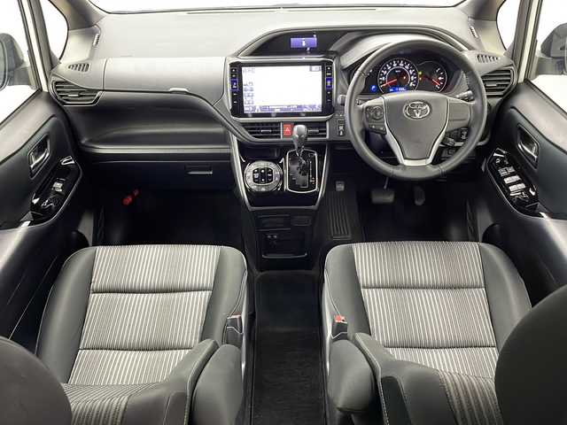 トヨタ ヴォクシー ZS 煌 新潟県 2018(平30)年 4.2万km ホワイトパールクリスタルシャイン ALPINEメモリナビ/(EX11Z/フルセグTV/CD/DVD/Bluetooth/SD)/ALPINEフリップダウンモニター/バックカメラ/クルーズコントロール/横滑り防止装置/レーンキープアシスト/衝突被害軽減システム/ウォークスルー/ビルトインETC/両側パワースライドドア