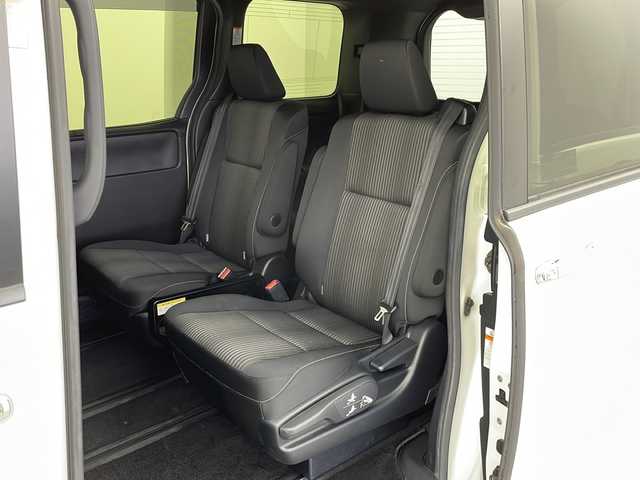 トヨタ ヴォクシー ZS 煌 新潟県 2018(平30)年 4.2万km ホワイトパールクリスタルシャイン ALPINEメモリナビ/(EX11Z/フルセグTV/CD/DVD/Bluetooth/SD)/ALPINEフリップダウンモニター/バックカメラ/クルーズコントロール/横滑り防止装置/レーンキープアシスト/衝突被害軽減システム/ウォークスルー/ビルトインETC/両側パワースライドドア