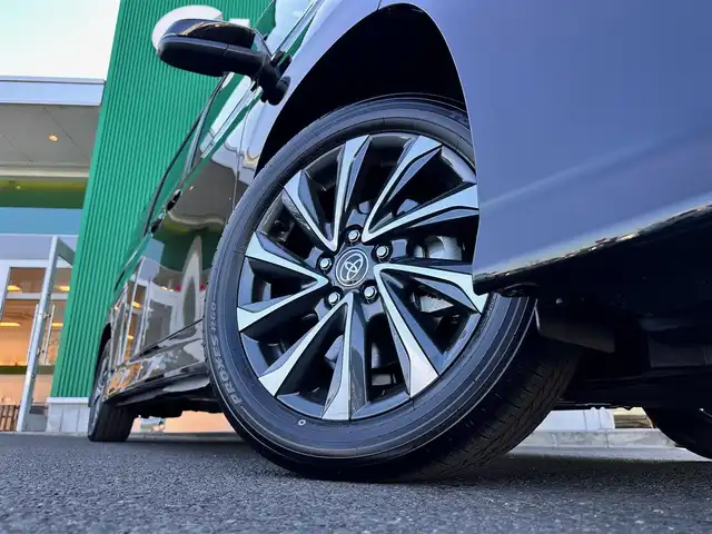 トヨタ ヴォクシー ハイブリッド S－Z 宮城県 2025(令7)年 0.1万km未満 アティチュードブラックマイカ ディスプレイオーディオプラス/・10.5インチディスプレイオーディオ/・車載メモリーナビ/・CD/DVD/・地デジTV/・USB/HDMI/・AppleCarPlay/AndroidAuto/・ETC2.0/＝＝＝/セーフティセンス/・プリクラッシュセーフティ/・レーンディパーチャーアラート/・レーントレーシングアシスト/・レーダークルーズコントロール/・オートマチックハイビーム/・ロードサインアシスト/・ドライバー異常時対応システム/・プロアクティブドライビングアシスト/・発進遅れ告知機能/パーキングサポートブレーキ（前後方静止物）/アクセサリーコンセント（AC100V/1500W）/両側パワースライドドア/革巻きステアリング/ステアリングスイッチ/電動パーキングブレーキ/ブレーキホールド/LEDヘッドランプ/LEDクリアランスランプ/オートライト/スマートキー/プッシュスタート/電動格納ミラー/純正17インチAW/W/サイド/カーテンエアバッグ