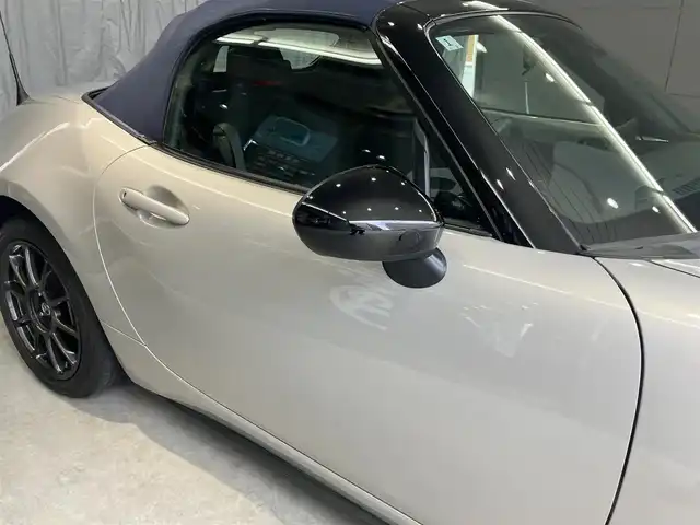 マツダ ロードスター 990S 東京都 2022(令4)年 2.4万km プラチナクォーツメタリック 特別仕様車990S/運転席フルバケットシート（オートエグゼ）/前輪ブレンボキャリパー/ディスプレイオーディオ/6速マニュアル/i-ACTIVSENSE/ブラインドスポットモニター/LEDオートマチックハイビーム/レーンキープアシスト/Rクリアランスソナー/純正16インチアルミホイール/オートライト/横滑り防止システム/ステアリングリモコン/USBポート/プッシュスタート/スマートキー/ビルトインETC/純正オーディオ/純正フロアマット