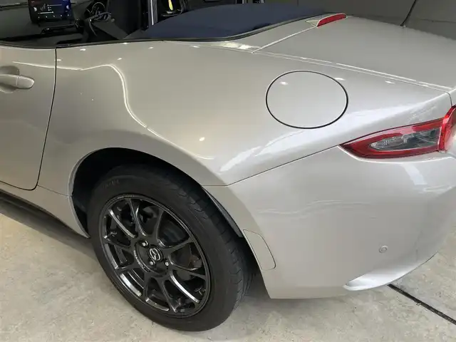 マツダ ロードスター 990S 東京都 2022(令4)年 2.4万km プラチナクォーツメタリック 特別仕様車990S/運転席フルバケットシート（オートエグゼ）/前輪ブレンボキャリパー/ディスプレイオーディオ/6速マニュアル/i-ACTIVSENSE/ブラインドスポットモニター/LEDオートマチックハイビーム/レーンキープアシスト/Rクリアランスソナー/純正16インチアルミホイール/オートライト/横滑り防止システム/ステアリングリモコン/USBポート/プッシュスタート/スマートキー/ビルトインETC/純正オーディオ/純正フロアマット