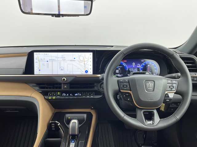 トヨタ クラウン スポーツ Z 新潟県 2024(令6)年 1.2万km グレー 4WD/禁煙車/12.3インチHDディスプレイオーディオ/フルセグ/USB/Bluetooth/コネクティッドナビ/パノラミックニューモニター/デジタルインナーミラー/パノラマルーフ/茶革シート/前席パワーシート/シートヒーター/ベンチレーション/ハンズフリーパワーバックドア/プリクラッシュセーフティ/レーンチェンジアシスト/レーダークルーズコントロール/アダプティブハイビームシステム/ドライバー異常時対応システム/ビルトインETC2.0/純正アルミ21インチ