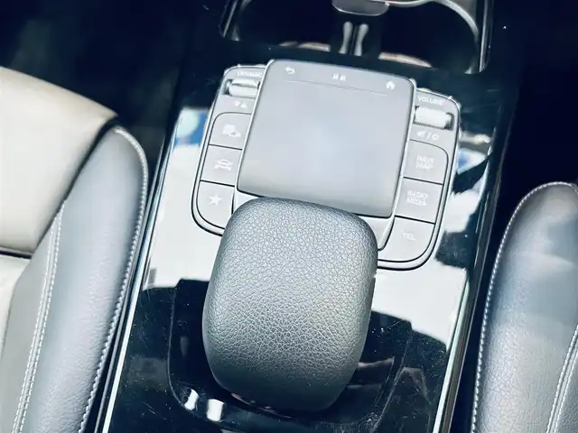 メルセデス・ベンツ Ａ２００ｄ AMGライン 大阪府 2020(令2)年 6.3万km コスモスブラック レザーエクスクルーシブP/レーダーセーフティP/ワンオーナー/HUD/ACC/黒革/メモリ付きパワーシート/シートヒーター/純正ナビ/TV/360度カメラ/ブラインドスポット/純正18インチAW/LEDヘッドライト/アンビエントライト/ワイヤレス充電