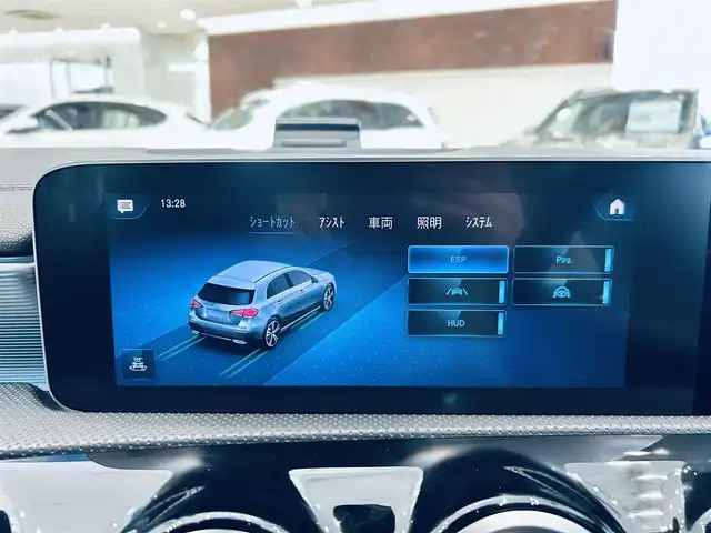 メルセデス・ベンツ Ａ２００ｄ AMGライン 大阪府 2020(令2)年 6.3万km コスモスブラック レザーエクスクルーシブP/レーダーセーフティP/ワンオーナー/HUD/ACC/黒革/メモリ付きパワーシート/シートヒーター/純正ナビ/TV/360度カメラ/ブラインドスポット/純正18インチAW/LEDヘッドライト/アンビエントライト/ワイヤレス充電