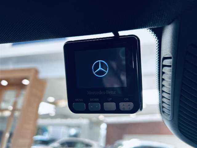 メルセデス・ベンツ Ａ２００ｄ AMGライン 大阪府 2020(令2)年 6.3万km コスモスブラック レザーエクスクルーシブP/レーダーセーフティP/ワンオーナー/HUD/ACC/黒革/メモリ付きパワーシート/シートヒーター/純正ナビ/TV/360度カメラ/ブラインドスポット/純正18インチAW/LEDヘッドライト/アンビエントライト/ワイヤレス充電