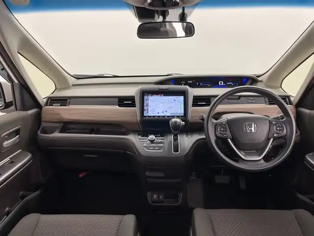 ホンダ フリード G ホンダセンシング 群馬県 2022(令4)年 2万km プラチナホワイトパール 純正９型ナビ　純正１２．８型後席モニター　バックカメラ　フルセグＴＶ　両側電動スライドドア　アダプティブクルーズコントロール　衝突被害軽減ブレーキ　レーンアシスト　ＬＥＤヘッドライト　ＥＴＣ　禁煙車