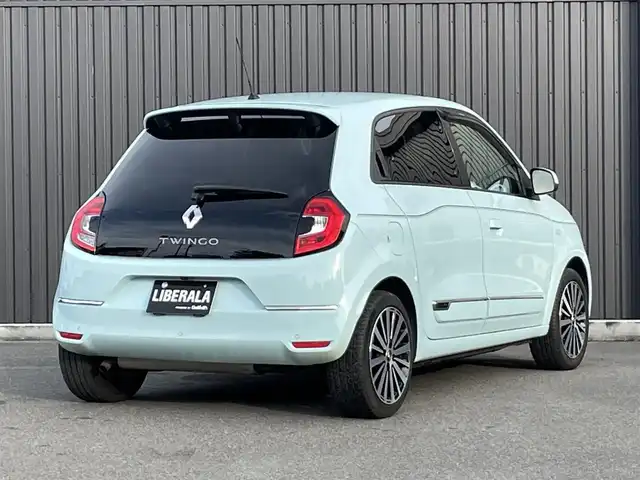 ルノー トゥインゴ インテンス 福島県 2021(令3)年 3.4万km ブルードラジェ 純正ディスプレイオーディオ/AppleCarPlay/バックカメラ/クルーズコントロール/ハーフレザーシート/シートヒーター/レーンキープ/ETC/LEDオートライト/前後ドライブレコーダー/アイドリングストップ/コーナーセンサー/純正16インチAW/リモコンキー/取扱説明書/保証書/スペアキー