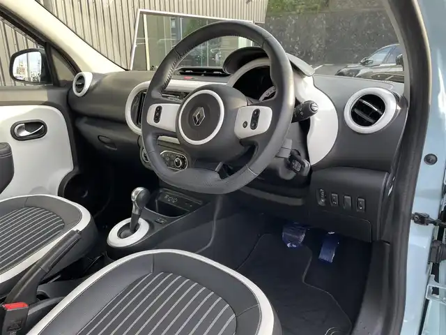 ルノー トゥインゴ インテンス 福島県 2021(令3)年 3.4万km ブルードラジェ 純正ディスプレイオーディオ/AppleCarPlay/バックカメラ/クルーズコントロール/ハーフレザーシート/シートヒーター/レーンキープ/ETC/LEDオートライト/前後ドライブレコーダー/アイドリングストップ/コーナーセンサー/純正16インチAW/リモコンキー/取扱説明書/保証書/スペアキー