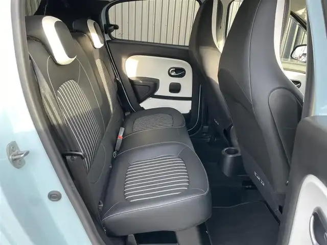 ルノー トゥインゴ インテンス 福島県 2021(令3)年 3.4万km ブルードラジェ 純正ディスプレイオーディオ/AppleCarPlay/バックカメラ/クルーズコントロール/ハーフレザーシート/シートヒーター/レーンキープ/ETC/LEDオートライト/前後ドライブレコーダー/アイドリングストップ/コーナーセンサー/純正16インチAW/リモコンキー/取扱説明書/保証書/スペアキー