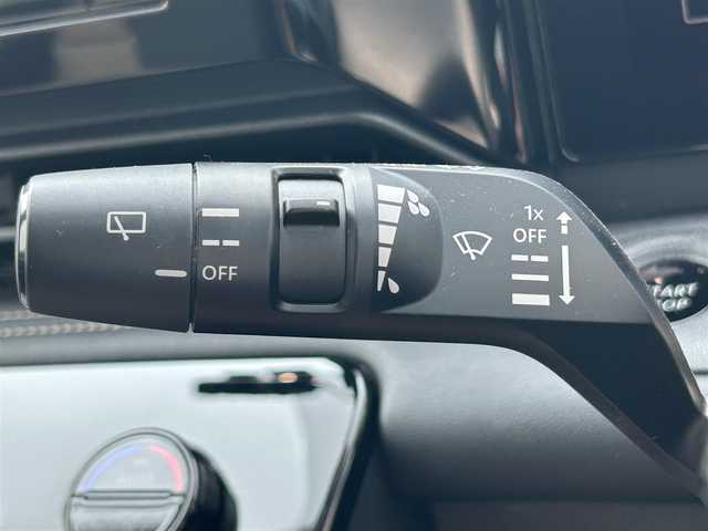 日産 セレナ e－パワー ハイウェイスター V 兵庫県 2023(令5)年 2.8万km パールⅡ アラウンドビューモニター/インテリジェントルームミラー/純正SDナビ/エマージェンシーブレーキ/両側パワースライドドア/運転支援（ハンドル、速報、後方）/オートホールド/踏み間違え防止/先行車お知らせ/ふらつき警報/ライトレベライザー/ドライブレコーダー/ライトレベライザー/スイッチスタート/スマートキー