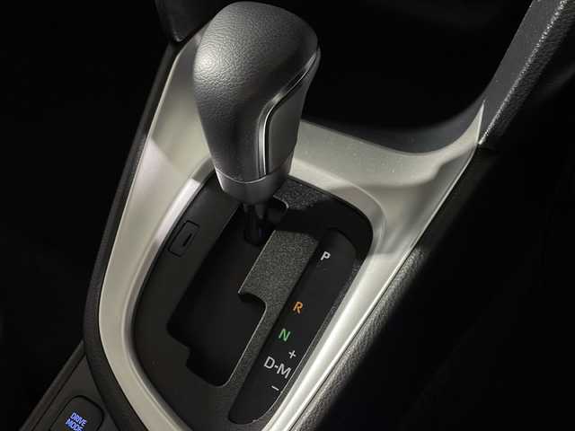 トヨタ ヤリスクロス G 福岡県 2022(令4)年 1.1万km ブラックマイカ 純正ディスプレイオーディオ/全方位カメラ/オートハイビーム/オートライト/レーダークルーズコントロール/スマートキー/プッシュスタートエンジン/ステアリングスイッチ/オートドアミラー/純正16インチアルミホイール