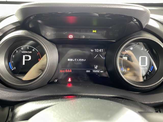 トヨタ ヤリスクロス G 福岡県 2022(令4)年 1.1万km ブラックマイカ 純正ディスプレイオーディオ/全方位カメラ/オートハイビーム/オートライト/レーダークルーズコントロール/スマートキー/プッシュスタートエンジン/ステアリングスイッチ/オートドアミラー/純正16インチアルミホイール