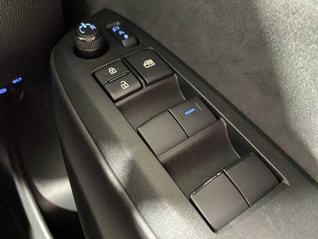 トヨタ ヤリスクロス G 福岡県 2022(令4)年 1.1万km ブラックマイカ 純正ディスプレイオーディオ/全方位カメラ/オートハイビーム/オートライト/レーダークルーズコントロール/スマートキー/プッシュスタートエンジン/ステアリングスイッチ/オートドアミラー/純正16インチアルミホイール