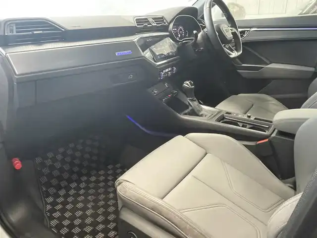 アウディ Ｑ３ SB 35TDIクワトロ Sライン 静岡県 2020(令2)年 2.1万km グレイシアホワイトメタリック ワンオーナー /サンルーフ /パーシャルレザーシートグレー革 シートヒーター /プラスパッケージ/ベーシックパッケージ/アシスタンスパッケージ/テクノロジーパッケージ/Bang &Olufsen3Dサウンド/MMIナビゲーションBluetooth USB/全方位カメラ/アダプティブドライブアシスト/アンビエントライト /ブラックエンブレム/前後ドライブレコーダー/DSRCETC