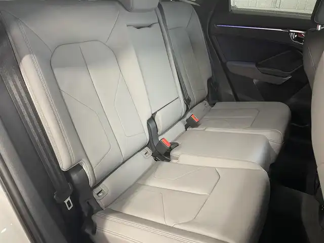 アウディ Ｑ３ SB 35TDIクワトロ Sライン 静岡県 2020(令2)年 2.1万km グレイシアホワイトメタリック ワンオーナー /サンルーフ /パーシャルレザーシートグレー革 シートヒーター /プラスパッケージ/ベーシックパッケージ/アシスタンスパッケージ/テクノロジーパッケージ/Bang &Olufsen3Dサウンド/MMIナビゲーションBluetooth USB/全方位カメラ/アダプティブドライブアシスト/アンビエントライト /ブラックエンブレム/前後ドライブレコーダー/DSRCETC