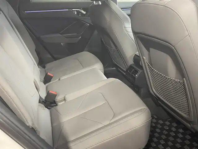 アウディ Ｑ３ SB 35TDIクワトロ Sライン 静岡県 2020(令2)年 2.1万km グレイシアホワイトメタリック ワンオーナー /サンルーフ /パーシャルレザーシートグレー革 シートヒーター /プラスパッケージ/ベーシックパッケージ/アシスタンスパッケージ/テクノロジーパッケージ/Bang &Olufsen3Dサウンド/MMIナビゲーションBluetooth USB/全方位カメラ/アダプティブドライブアシスト/アンビエントライト /ブラックエンブレム/前後ドライブレコーダー/DSRCETC