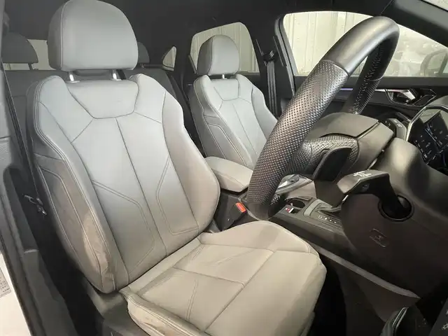 アウディ Ｑ３ SB 35TDIクワトロ Sライン 静岡県 2020(令2)年 2.1万km グレイシアホワイトメタリック ワンオーナー /サンルーフ /パーシャルレザーシートグレー革 シートヒーター /プラスパッケージ/ベーシックパッケージ/アシスタンスパッケージ/テクノロジーパッケージ/Bang &Olufsen3Dサウンド/MMIナビゲーションBluetooth USB/全方位カメラ/アダプティブドライブアシスト/アンビエントライト /ブラックエンブレム/前後ドライブレコーダー/DSRCETC