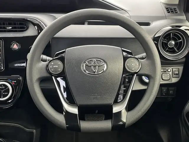 トヨタ アクア S スタイルブラック 新潟県 2018(平30)年 6.4万km ダークブルーマイカ 純正メモリナビ【NSCN-W68】/　ワンセグTV/Bluetooth/CD/衝突被害軽減ブレーキ/レーンキープアシスト/前後コーナーセンサー/前席シートヒーター/バックモニター/ビルトインETC/横滑り防止装置/オートマチックハイビーム/オートライト/ステアリングスイッチ/禁煙車