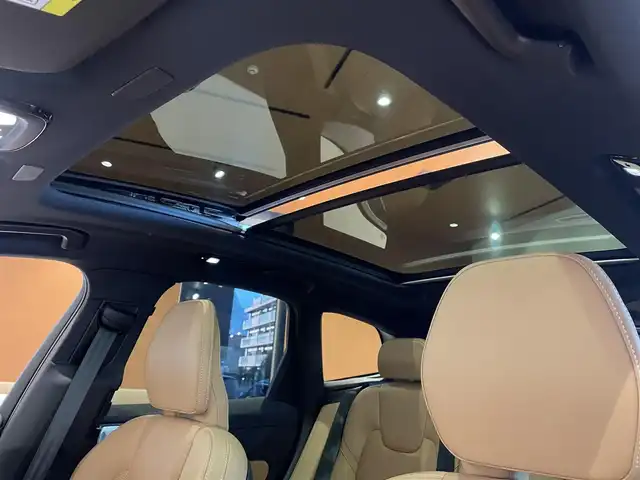 ボルボ ボルボ ＸＣ６０ B5 AWD インスクリプション 道央・札幌 2022(令4)年 1.7万km オニキスブラックP メタリックペイント/ラグジュアリーパッケージ/　・電動パノラマガラスサンルーフ/　・Bowers＆Wilkinsプレミアムサウンド/電子制御式4輪エアサスペンション/ヘッドアップディスプレイ/ナッパレザーシート/シートヒーター/シートベンチレーション/マッサージシート/Googleナビ/USB/BT/ワイヤレスチャージング/パワーテールゲート　