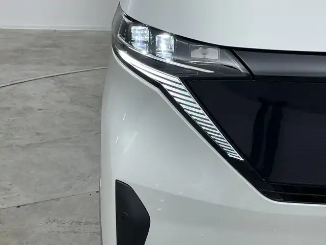 日産 サクラ G 群馬県 2024(令6)年 0.9万km チタニウムグレーM/シルキーホワイト 純正９型ナビ　全周囲カメラ　アダプティブクルーズコントロール　レーンキープアシスト　衝突被害軽減ブレーキ　オートマチックハイビーム　純正ドライブレコーダー　シートヒーター　ＥＴＣ２．０　ＬＥＤ　禁煙車