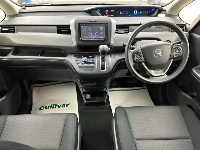 ホンダ フリード＋ G ホンダセンシング 三重県 2017(平29)年 8万km コバルトブルーパール /社外ナビ//Bluetooth/AM/FM/CD/DVD/iPod/フルセグ//ホンダセンシング//オートライト//レーダークルーズコントロール//両側パワースライドドア//レーンキープアシスト//衝突軽減ブレーキ//サンシェード//ステアリングスイッチ//プッシュスタート/スマートキー//スペアキー//サマータイヤ有