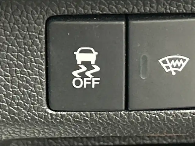 ホンダ フリード＋ G ホンダセンシング 三重県 2017(平29)年 8万km コバルトブルーパール /社外ナビ//Bluetooth/AM/FM/CD/DVD/iPod/フルセグ//ホンダセンシング//オートライト//レーダークルーズコントロール//両側パワースライドドア//レーンキープアシスト//衝突軽減ブレーキ//サンシェード//ステアリングスイッチ//プッシュスタート/スマートキー//スペアキー//サマータイヤ有