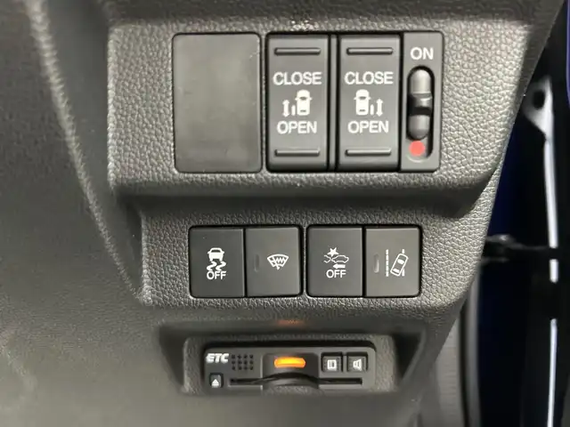 ホンダ フリード＋ G ホンダセンシング 三重県 2017(平29)年 8万km コバルトブルーパール /社外ナビ//Bluetooth/AM/FM/CD/DVD/iPod/フルセグ//ホンダセンシング//オートライト//レーダークルーズコントロール//両側パワースライドドア//レーンキープアシスト//衝突軽減ブレーキ//サンシェード//ステアリングスイッチ//プッシュスタート/スマートキー//スペアキー//サマータイヤ有