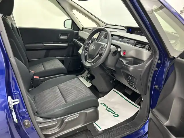 ホンダ フリード＋ G ホンダセンシング 三重県 2017(平29)年 8万km コバルトブルーパール /社外ナビ//Bluetooth/AM/FM/CD/DVD/iPod/フルセグ//ホンダセンシング//オートライト//レーダークルーズコントロール//両側パワースライドドア//レーンキープアシスト//衝突軽減ブレーキ//サンシェード//ステアリングスイッチ//プッシュスタート/スマートキー//スペアキー//サマータイヤ有