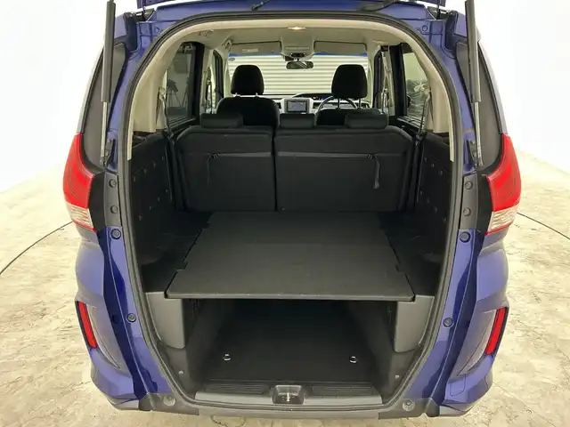 ホンダ フリード＋ G ホンダセンシング 三重県 2017(平29)年 8万km コバルトブルーパール /社外ナビ//Bluetooth/AM/FM/CD/DVD/iPod/フルセグ//ホンダセンシング//オートライト//レーダークルーズコントロール//両側パワースライドドア//レーンキープアシスト//衝突軽減ブレーキ//サンシェード//ステアリングスイッチ//プッシュスタート/スマートキー//スペアキー//サマータイヤ有