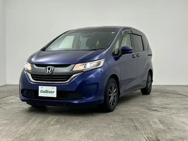 ホンダ フリード＋ G ホンダセンシング 三重県 2017(平29)年 8万km コバルトブルーパール /社外ナビ//Bluetooth/AM/FM/CD/DVD/iPod/フルセグ//ホンダセンシング//オートライト//レーダークルーズコントロール//両側パワースライドドア//レーンキープアシスト//衝突軽減ブレーキ//サンシェード//ステアリングスイッチ//プッシュスタート/スマートキー//スペアキー//サマータイヤ有