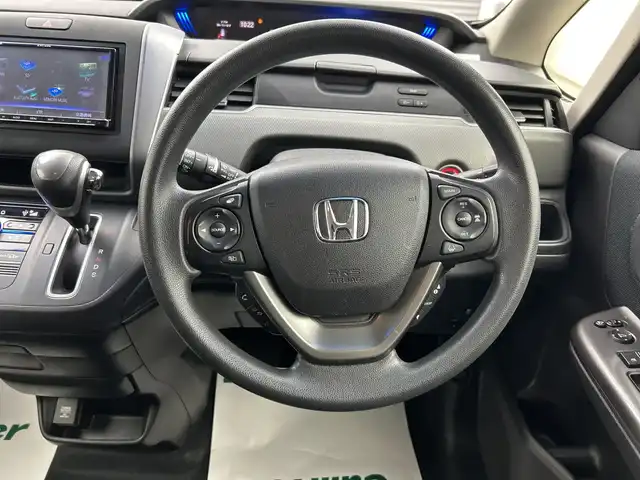 ホンダ フリード＋ G ホンダセンシング 三重県 2017(平29)年 8万km コバルトブルーパール /社外ナビ//Bluetooth/AM/FM/CD/DVD/iPod/フルセグ//ホンダセンシング//オートライト//レーダークルーズコントロール//両側パワースライドドア//レーンキープアシスト//衝突軽減ブレーキ//サンシェード//ステアリングスイッチ//プッシュスタート/スマートキー//スペアキー//サマータイヤ有
