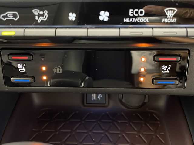トヨタ ＲＡＶ４ G 岐阜県 2023(令5)年 0.9万km アティチュードブラックマイカ ＴＲＤエアロ（フロント・サイド・リア）/４ＷＤ　/１０．５インチディスプレイオーディオ/AM/FM/Bluetooth/フルセグTV/パノラミックビューモニター/シートベンチレーション　/ステアリングヒーター/パワーバックドア　/ビルトインＥＴＣ２．０　/デジタルインナーミラー　/前後ドラレコ　/セルスターレーダー探知機（AR-37LC）/TVキャンセラー/LEDヘッドランプ/フォグランプ/シートポジションメモリー/エアシート/純正フロアマット/純正１８AW/USB端子/トヨタセーフティーセンス/レーダークルーズコントロール/プリクラッシュセーフティ/レーントレーシングアシスト/オートマチックハイビーム/ロードサインアシスト/BSM/クリアランスソナー