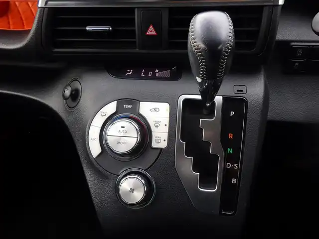 トヨタ シエンタ G 千葉県 2016(平28)年 6万km レッドマイカM Toyota Safety Sense/・プリクラッシュセーフティ/・レーンディパーチャーアラート/・オートハイビーム/両側パワースライドドア/純正SDナビ/地デジTV/【DVD/CD再生機能　Bluetooth接続】/バックカメラ/ドライブレコーダー/革巻きステアリング/ETC/LEDヘッドライト/フォグライト/ウインカーミラー/スマートキー