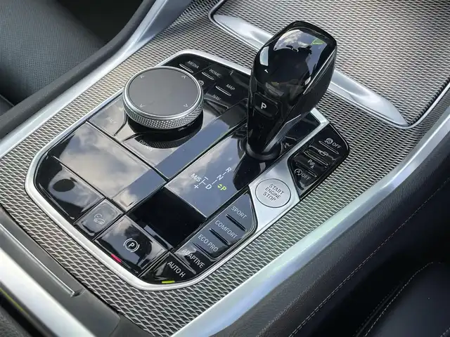 ＢＭＷ Ｘ６ xDrive35d Mスポーツ 愛知県 2020(令2)年 3.2万km カーボンブラックM ACC/メーカーナビ/Apple　Car play/TV/BT/全方位M/置充電/シートヒーター/ベンチレーター/パワーシート/シートマッサージ/ステアリングヒーター/パドルシフト/前後ドラレコ/ETC/BMWライブコックピット/保証書/取扱説明書/記録簿