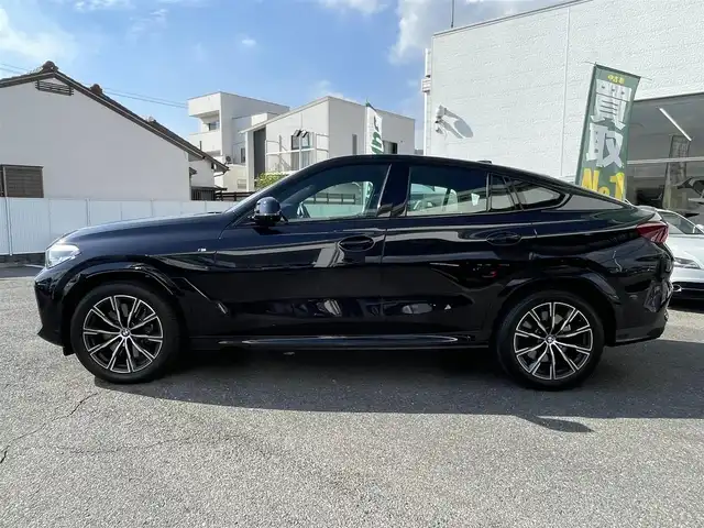 ＢＭＷ Ｘ６ xDrive35d Mスポーツ 愛知県 2020(令2)年 3.2万km カーボンブラックM ACC/メーカーナビ/Apple　Car play/TV/BT/全方位M/置充電/シートヒーター/ベンチレーター/パワーシート/シートマッサージ/ステアリングヒーター/パドルシフト/前後ドラレコ/ETC/BMWライブコックピット/保証書/取扱説明書/記録簿