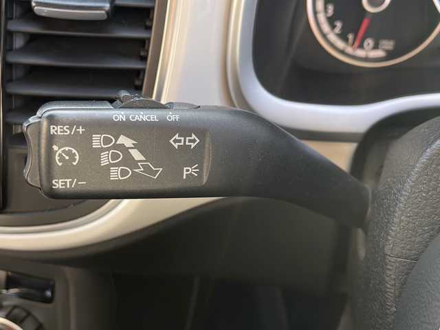 フォルクスワーゲン ザ・ビートル デザイン レザーパッケージ 山口県 2012(平24)年 10万km 白 社外HDDナビ/Bluetooth/フルセグTV/リモコンキー/キセノンライト/黒レザーシート/前席シートヒーター/クルーズコントロール/ETC/純正17インチAW/取扱説明書/スペアキー1個