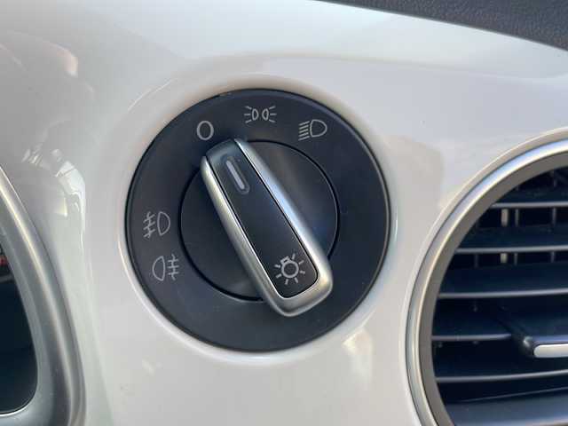 フォルクスワーゲン ザ・ビートル デザイン レザーパッケージ 山口県 2012(平24)年 10万km 白 社外HDDナビ/Bluetooth/フルセグTV/リモコンキー/キセノンライト/黒レザーシート/前席シートヒーター/クルーズコントロール/ETC/純正17インチAW/取扱説明書/スペアキー1個