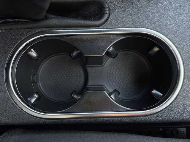 フォルクスワーゲン ザ・ビートル デザイン レザーパッケージ 山口県 2012(平24)年 10万km 白 社外HDDナビ/Bluetooth/フルセグTV/リモコンキー/キセノンライト/黒レザーシート/前席シートヒーター/クルーズコントロール/ETC/純正17インチAW/取扱説明書/スペアキー1個