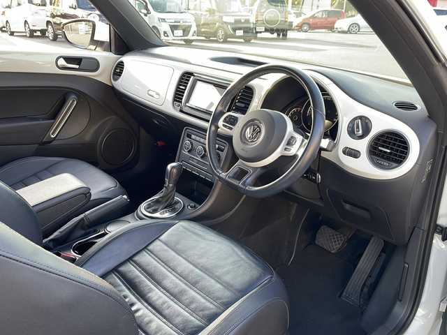 フォルクスワーゲン ザ・ビートル デザイン レザーパッケージ 山口県 2012(平24)年 10万km 白 社外HDDナビ/Bluetooth/フルセグTV/リモコンキー/キセノンライト/黒レザーシート/前席シートヒーター/クルーズコントロール/ETC/純正17インチAW/取扱説明書/スペアキー1個