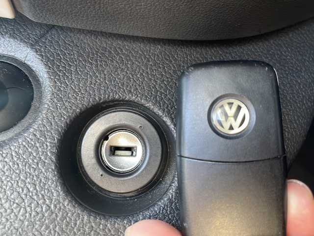 フォルクスワーゲン ザ・ビートル デザイン レザーパッケージ 山口県 2012(平24)年 10万km 白 社外HDDナビ/Bluetooth/フルセグTV/リモコンキー/キセノンライト/黒レザーシート/前席シートヒーター/クルーズコントロール/ETC/純正17インチAW/取扱説明書/スペアキー1個