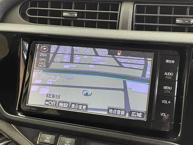 トヨタ アクア G G’s 岩手県 2016(平28)年 4.6万km ライムホワイトパールクリスタルシャイン ワンオーナー/Gs専用チューニングサスペンション/専用エクステリア/専用インテリア/アルカンターラ・合成皮革シート/Gsロゴ入り本革巻きシフトノブ/本革巻きステアリングホイール/アルミペダル/トヨタセーフティセンスC/プリクラッシュセーフティ/レーンディパーチャーアラート/オートマチックハイビーム/先行車発進告知/クルーズコントロール/横滑り防止装置/純正ナビ/フルセグTV/ステアリングスイッチ/バックカメラ/ETC/LEDヘッドランプ/LEDフォグランプ/純正１７インチアルミホイール