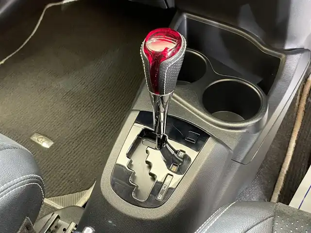トヨタ アクア G G’s 岩手県 2016(平28)年 4.6万km ライムホワイトパールクリスタルシャイン ワンオーナー/Gs専用チューニングサスペンション/専用エクステリア/専用インテリア/アルカンターラ・合成皮革シート/Gsロゴ入り本革巻きシフトノブ/本革巻きステアリングホイール/アルミペダル/トヨタセーフティセンスC/プリクラッシュセーフティ/レーンディパーチャーアラート/オートマチックハイビーム/先行車発進告知/クルーズコントロール/横滑り防止装置/純正ナビ/フルセグTV/ステアリングスイッチ/バックカメラ/ETC/LEDヘッドランプ/LEDフォグランプ/純正１７インチアルミホイール
